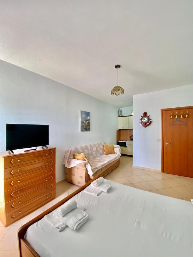 Caramel Sun Studios Apts Sarandë Exteriör bild