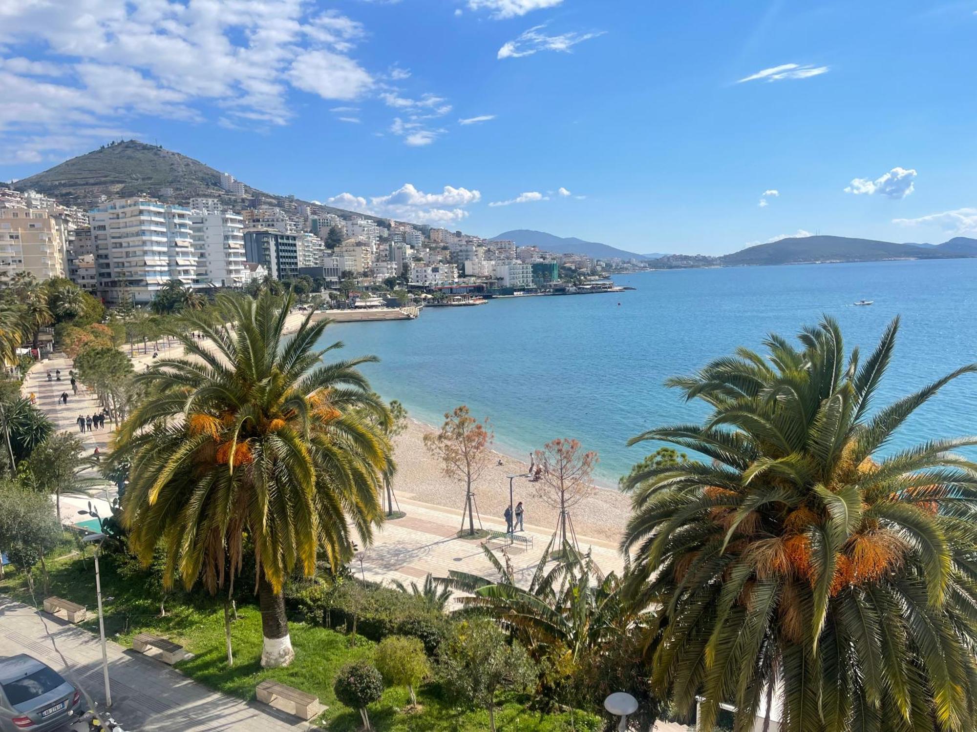 Caramel Sun Studios Apts Sarandë Exteriör bild