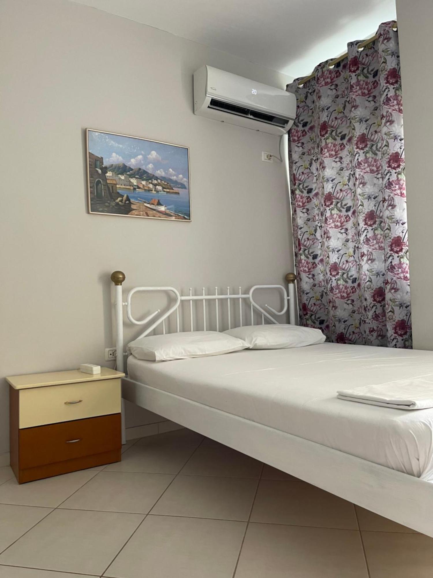 Caramel Sun Studios Apts Sarandë Exteriör bild