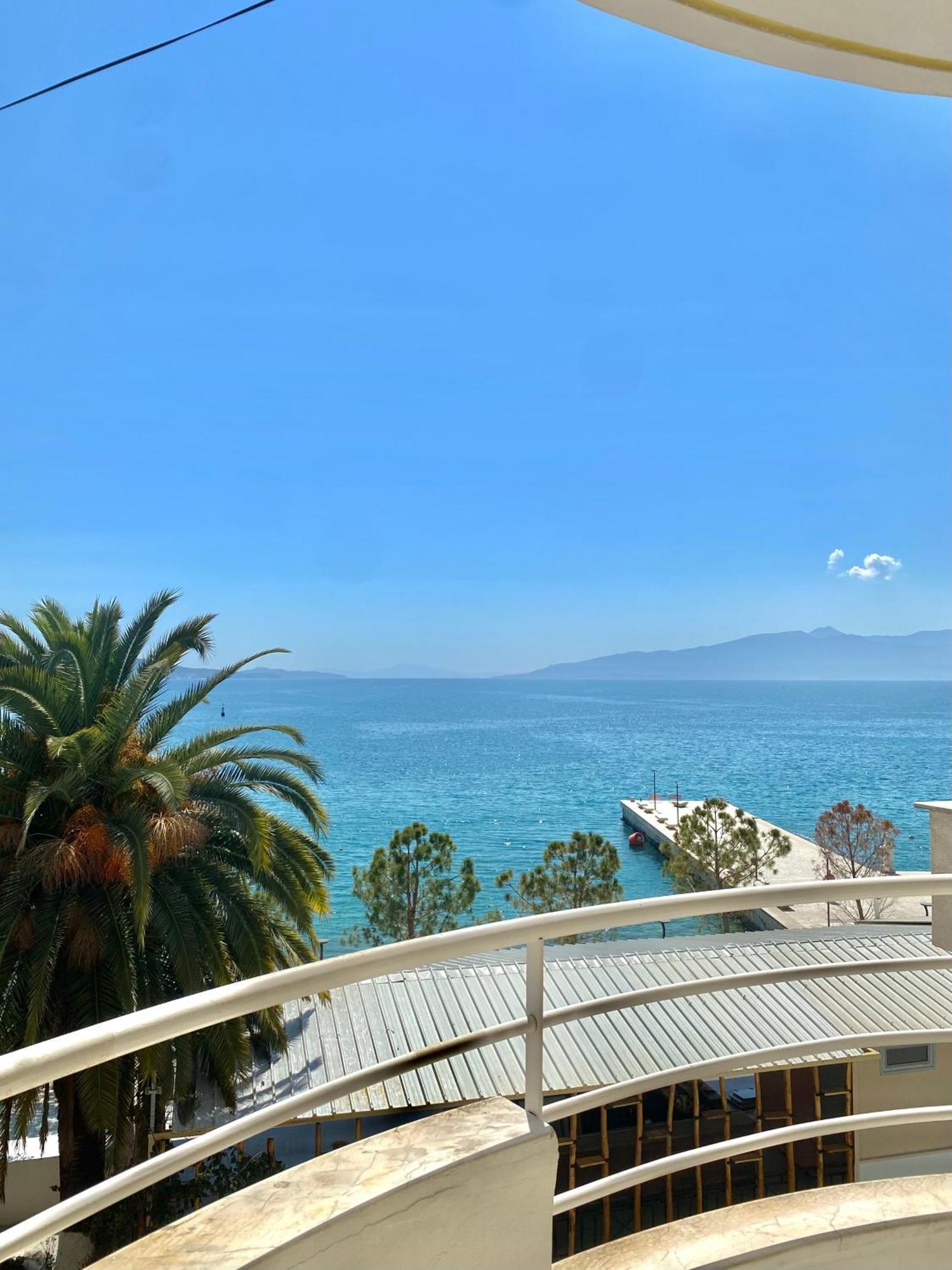 Caramel Sun Studios Apts Sarandë Exteriör bild