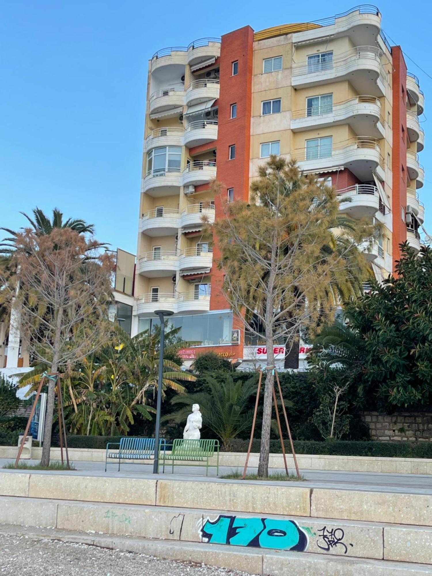 Caramel Sun Studios Apts Sarandë Exteriör bild
